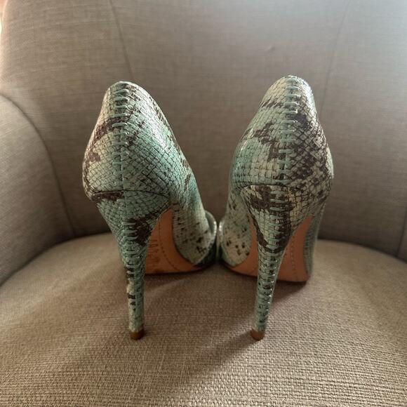 Alice + Olivia Dina 110 Snakeskin Heels - Picture 4 of 7